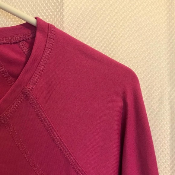 WORKOUT Exercise Top Womens Size S BCG Fushia long Sleeve V Neck Performance - Picture 3 of 6